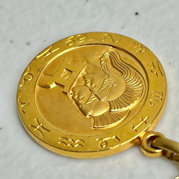 Vintage Zodiac Pendant Necklace Gemini Gold Tone Coin Medallion Astrology 19in - Picture 12 of 12